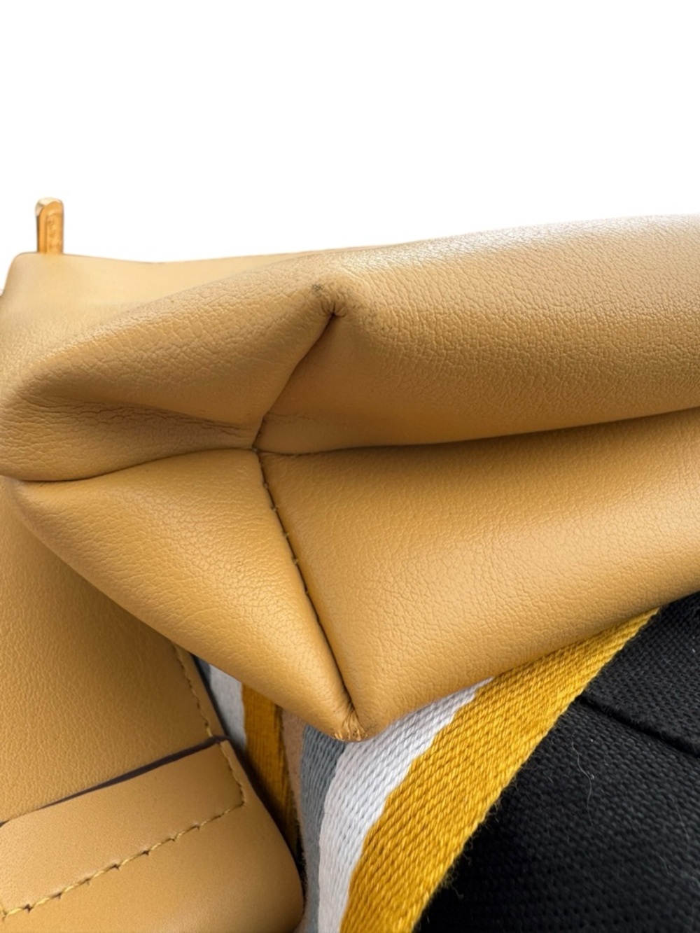 Wrangler Yellow Crossbody Bag - Picture 4 of 6